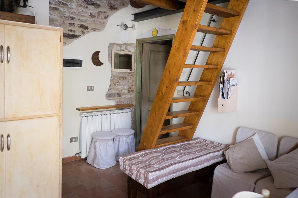 Appartamenti Turistici Vicolo S. Chiara Sassoferrato Eksteriør bilde
