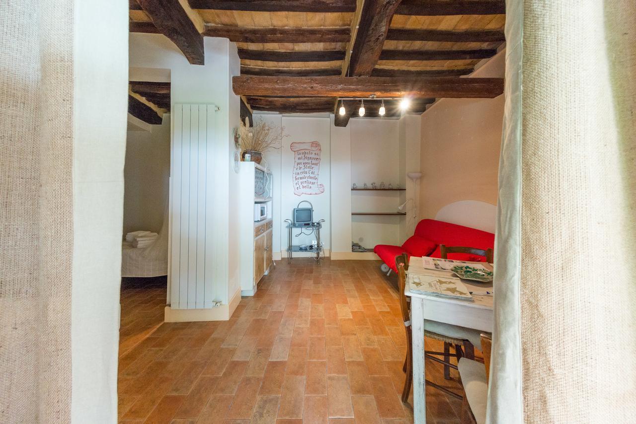 Appartamenti Turistici Vicolo S. Chiara Sassoferrato Eksteriør bilde