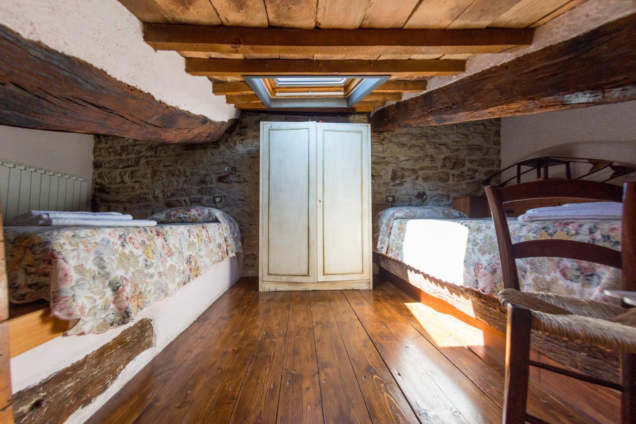 Appartamenti Turistici Vicolo S. Chiara Sassoferrato Eksteriør bilde